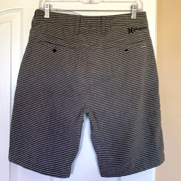 Mens HURLEY BOARD SHORTS perfect condition Grey horizontal stripes size 30 - Picture 4 of 5